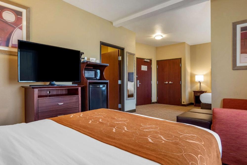 Comfort Suites Airport South Image 20