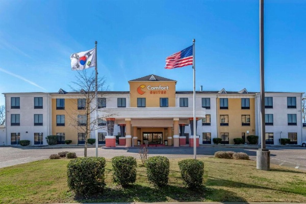 Comfort Suites Airport South image 10