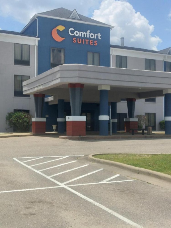 Comfort Suites Airport South image 22