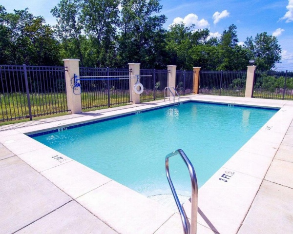 Comfort Suites Airport South image 26