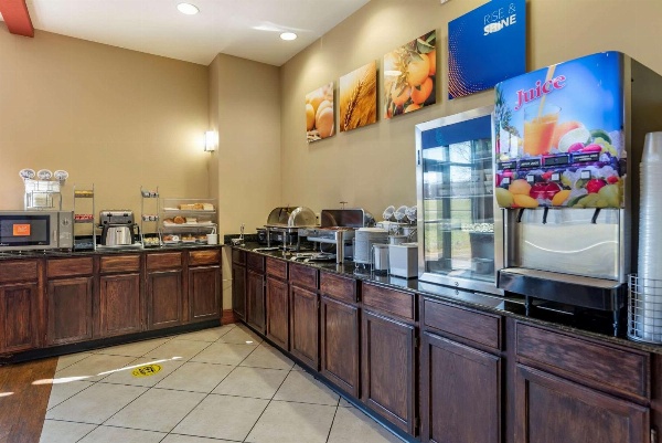 Comfort Suites Airport South Main image